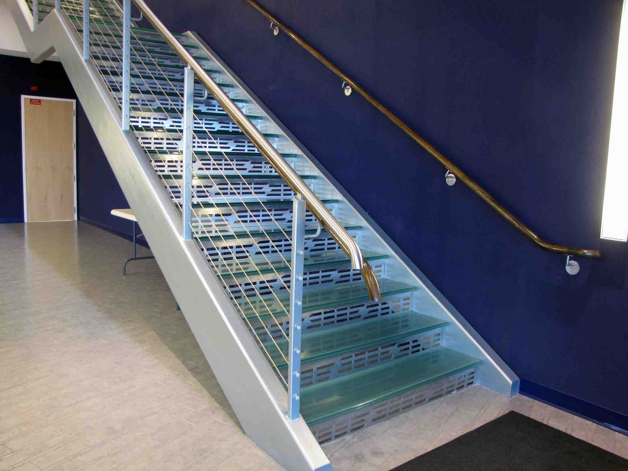 Prefabricated Metal Stairs, Customizable Steel Staircases